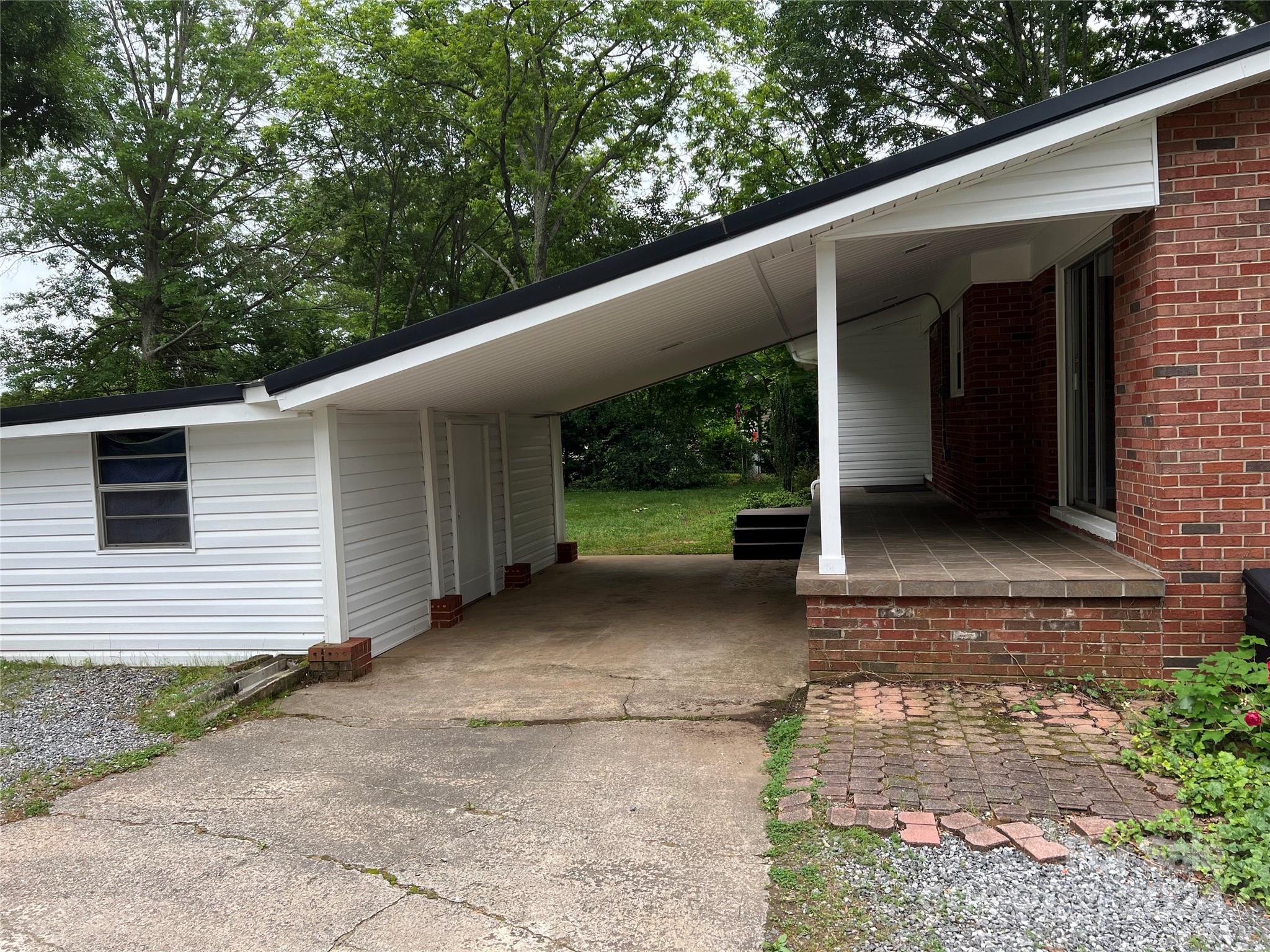 1007 3rd Street Southeast Conover, NC 28613 - Photo 6 of 19 Gallery Image 6