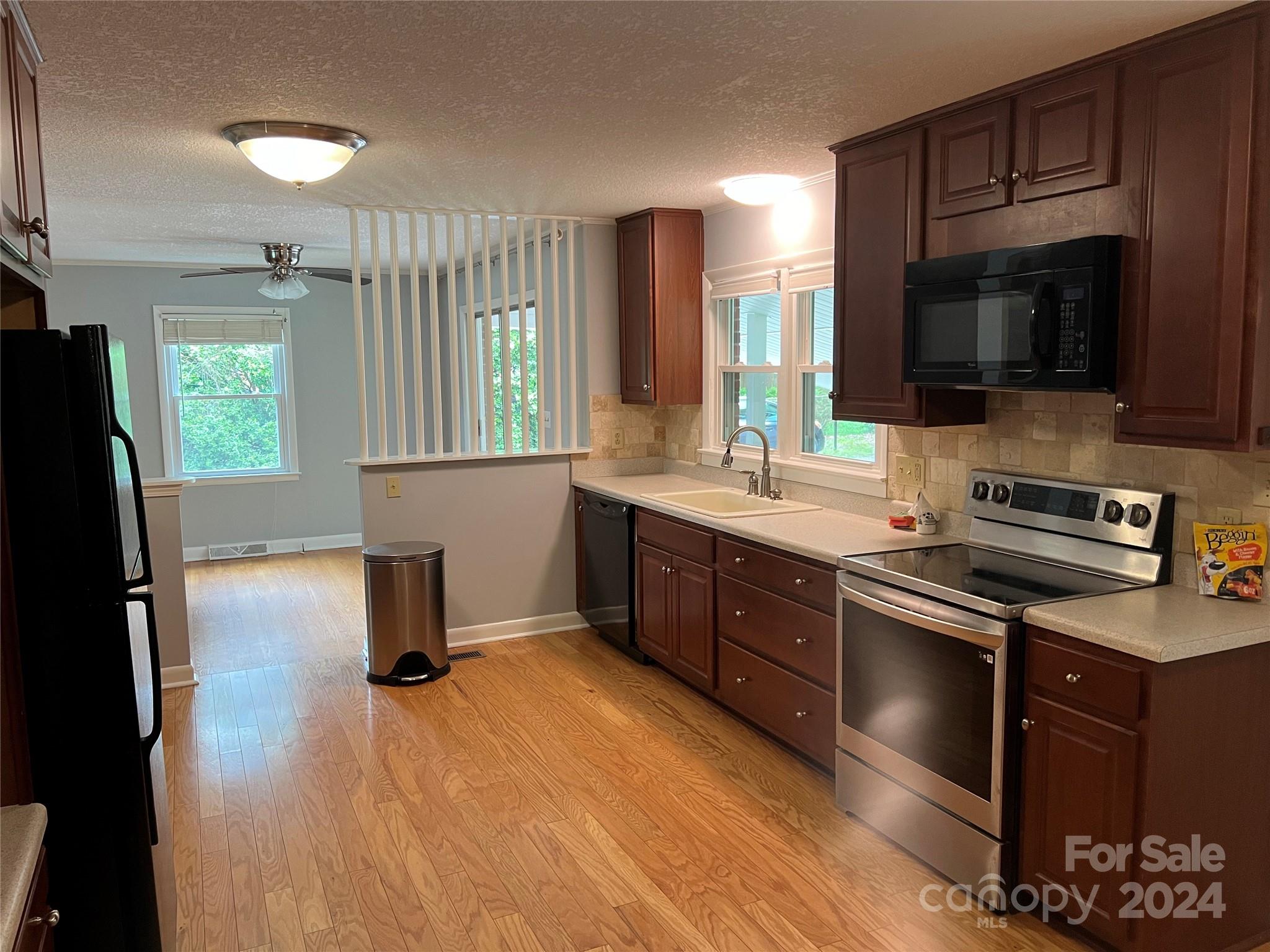 1007 3rd Street Southeast Conover, NC 28613 - Photo 9 of 19 Gallery Image 9