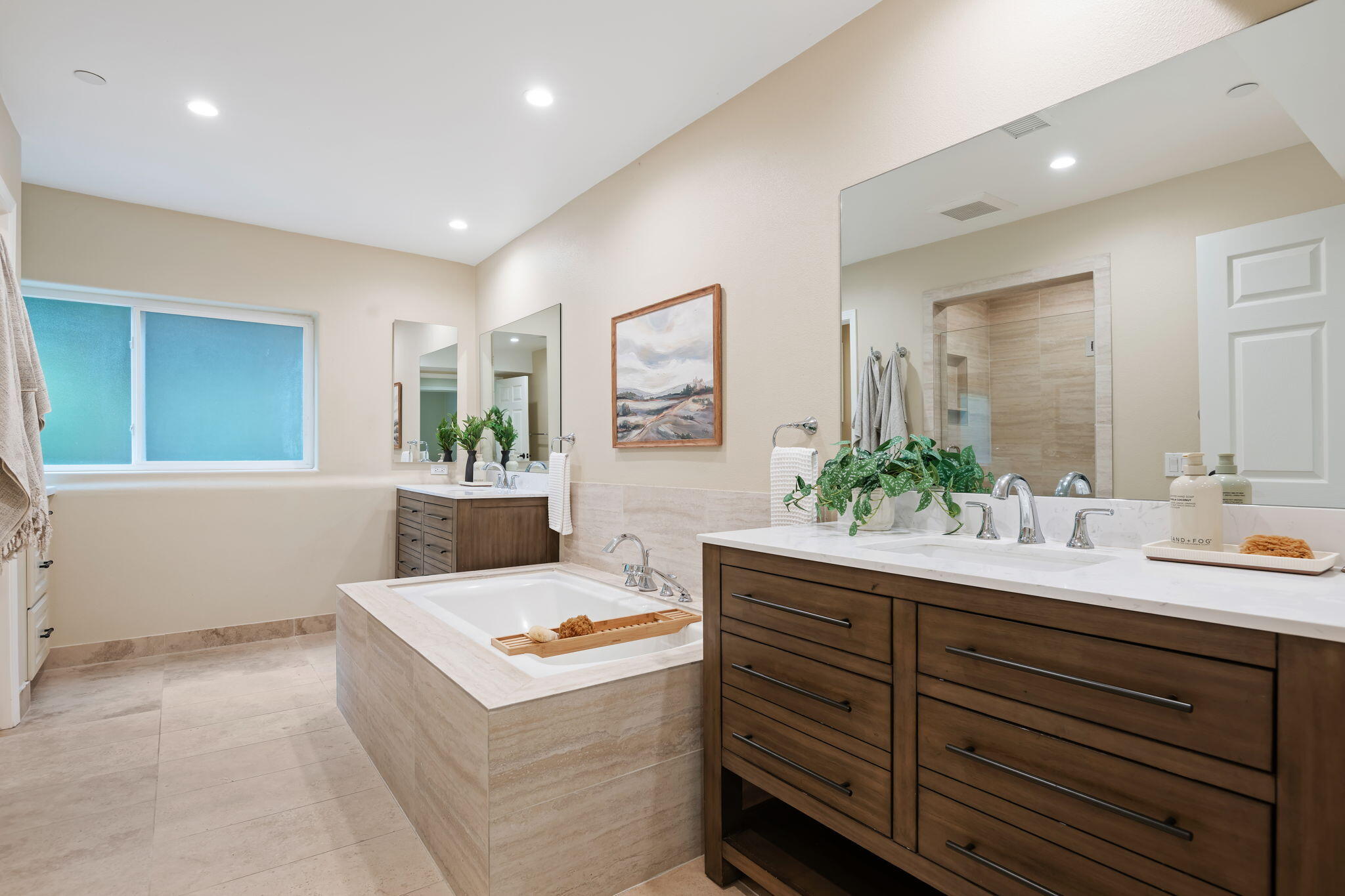 1442 South Rice Road Ojai, CA 93023 - Photo 9 of 54 14-Primary Bathroom