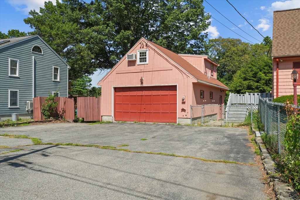 30 Crimson Road Billerica, MA 01821 - Photo 2 of 35