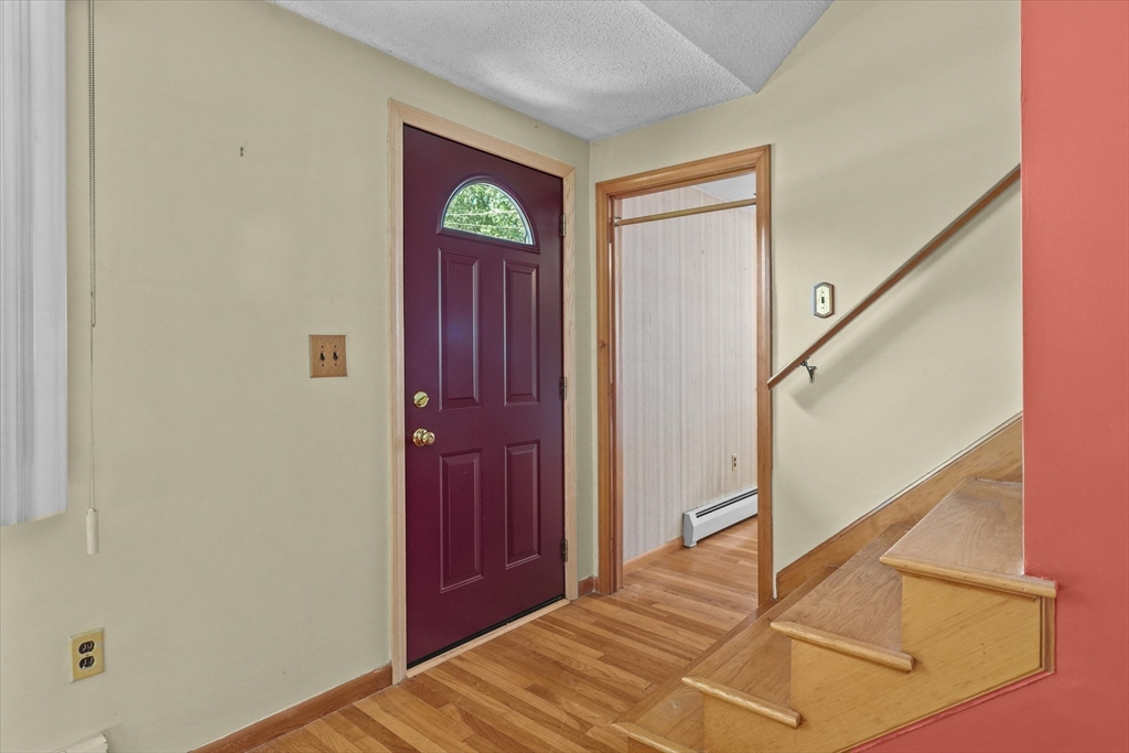 30 Crimson Road Billerica, MA 01821 - Photo 4 of 35