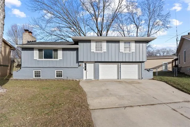 $300,000 | 1508 South Pawnee Circle, Olathe, KS 66062