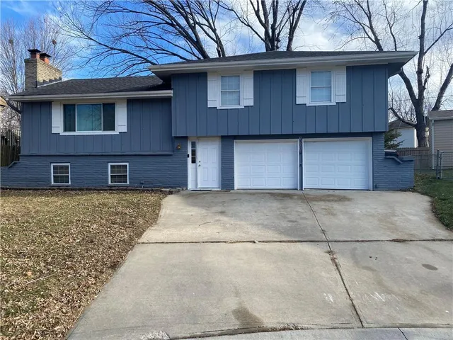 $300,000 | 1508 South Pawnee Circle, Olathe, KS 66062