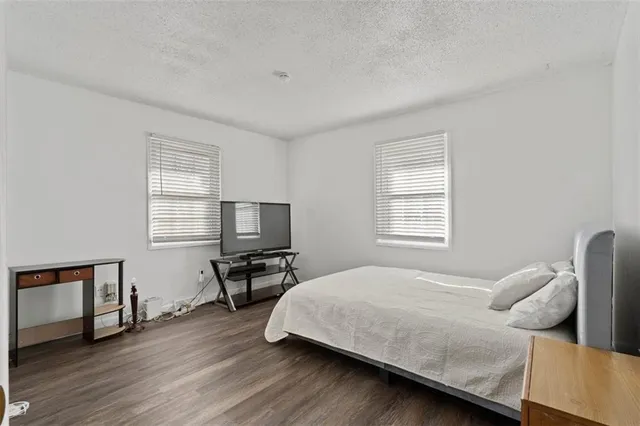 $300,000 | 1508 South Pawnee Circle, Olathe, KS 66062