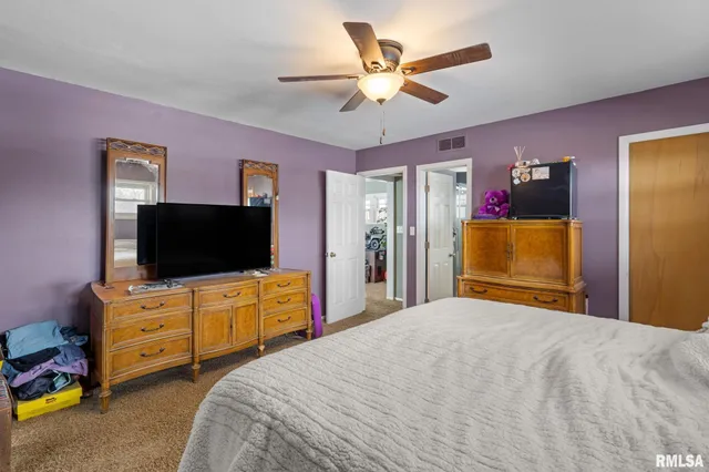 $290,000 | 3309 33rd Ave Court, Rock Island, IL 61201