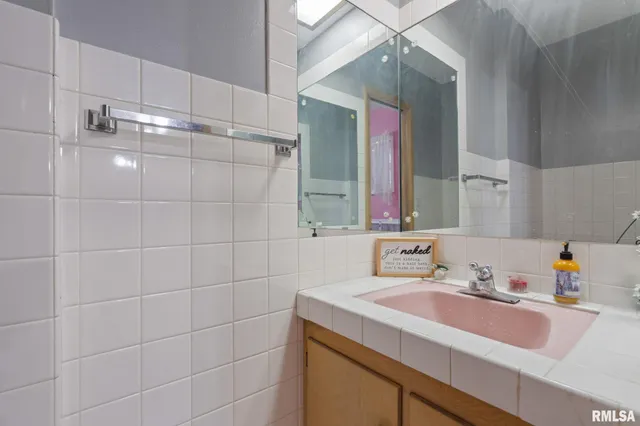 $290,000 | 3309 33rd Ave Court, Rock Island, IL 61201