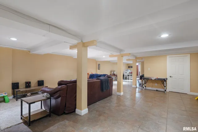 $290,000 | 3309 33rd Ave Court, Rock Island, IL 61201