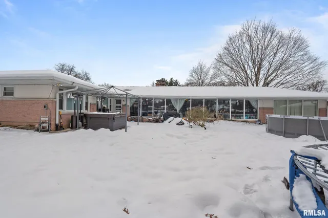 $290,000 | 3309 33rd Ave Court, Rock Island, IL 61201