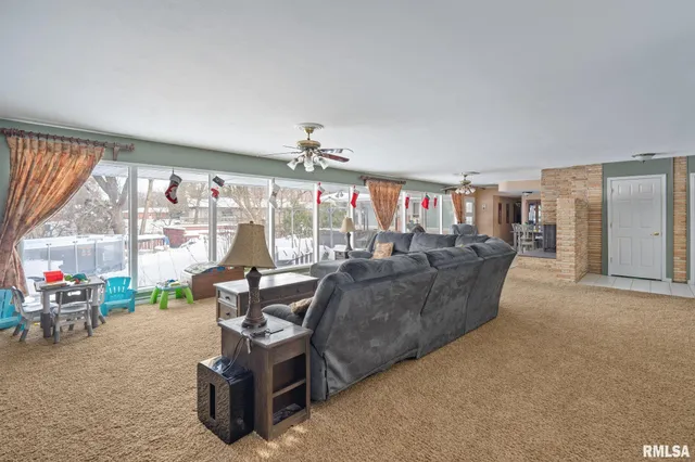 $290,000 | 3309 33rd Ave Court, Rock Island, IL 61201