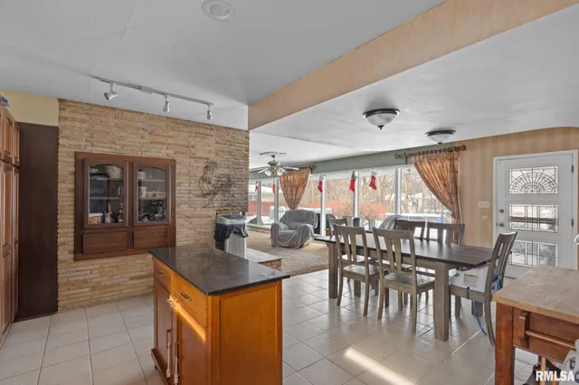 $290,000 | 3309 33rd Ave Court, Rock Island, IL 61201