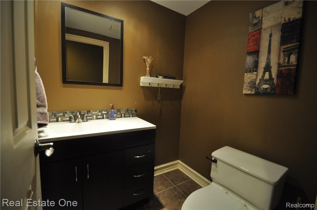 633 Baker Street Rochester, MI 48307 - Photo 15 of 26 15.JPG