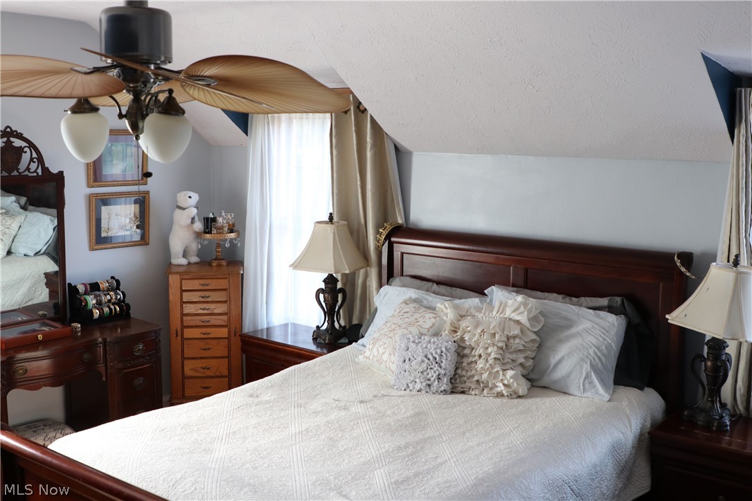 1615 Edgefield Road Cleveland, OH 44124 - Photo 21 of 32