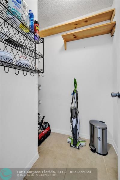 3410 Pinewalk Drive North, Unit 812 Pompano Beach, FL 33063 - Photo 17 of 26 a view of entryway