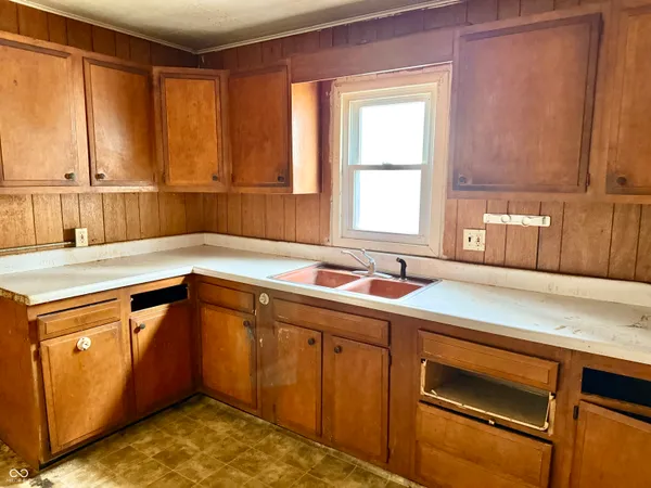 $120,000 | 328-330 West Mechanic Street, Shelbyville, IN 46176