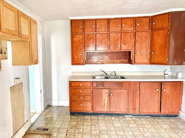 $120,000 | 328-330 West Mechanic Street, Shelbyville, IN 46176