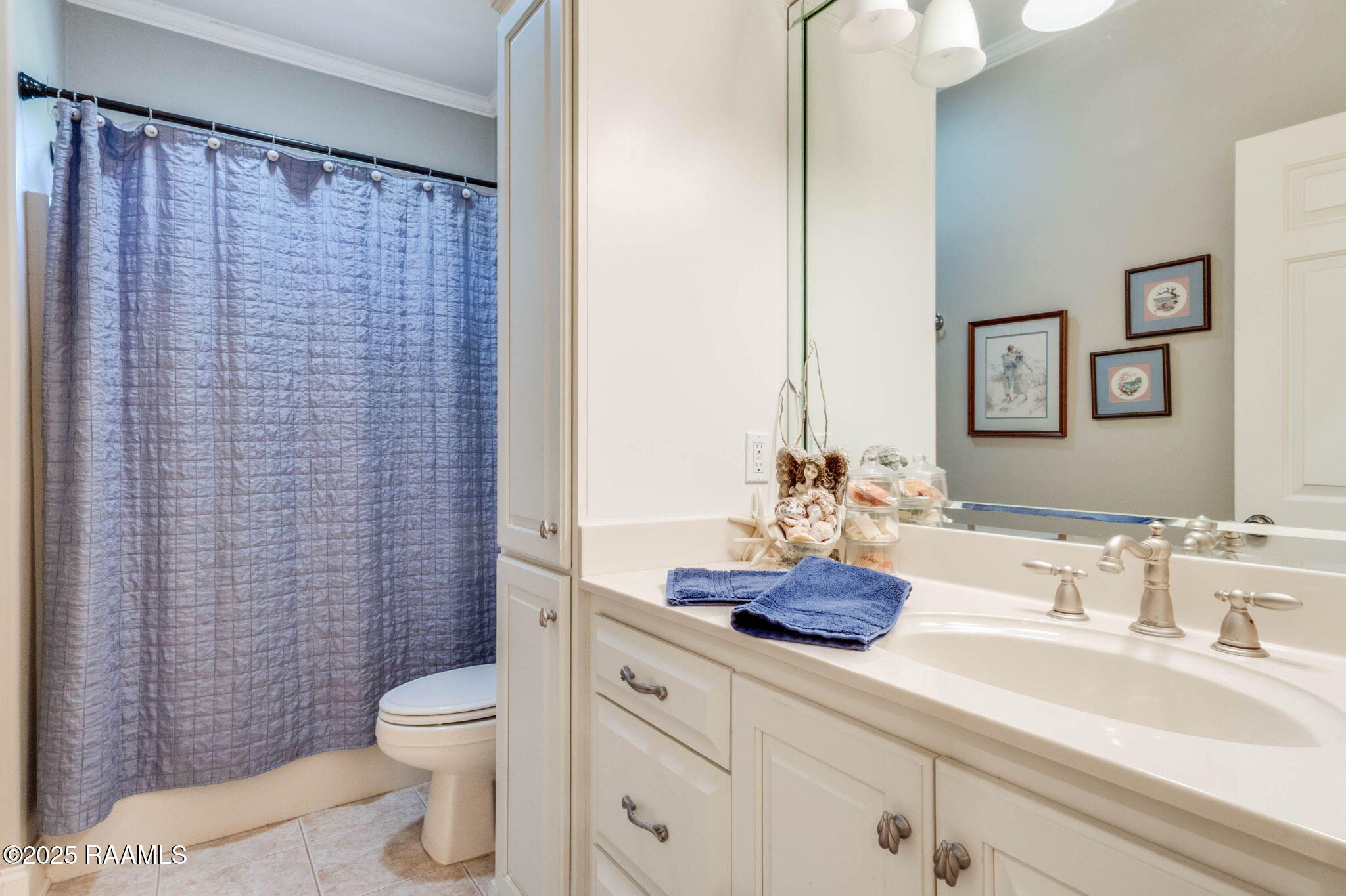 3027 Hoffpauir Road Rayne, LA 70578 - Photo 17 of 31 3027 Hoffpauir bathroom 2