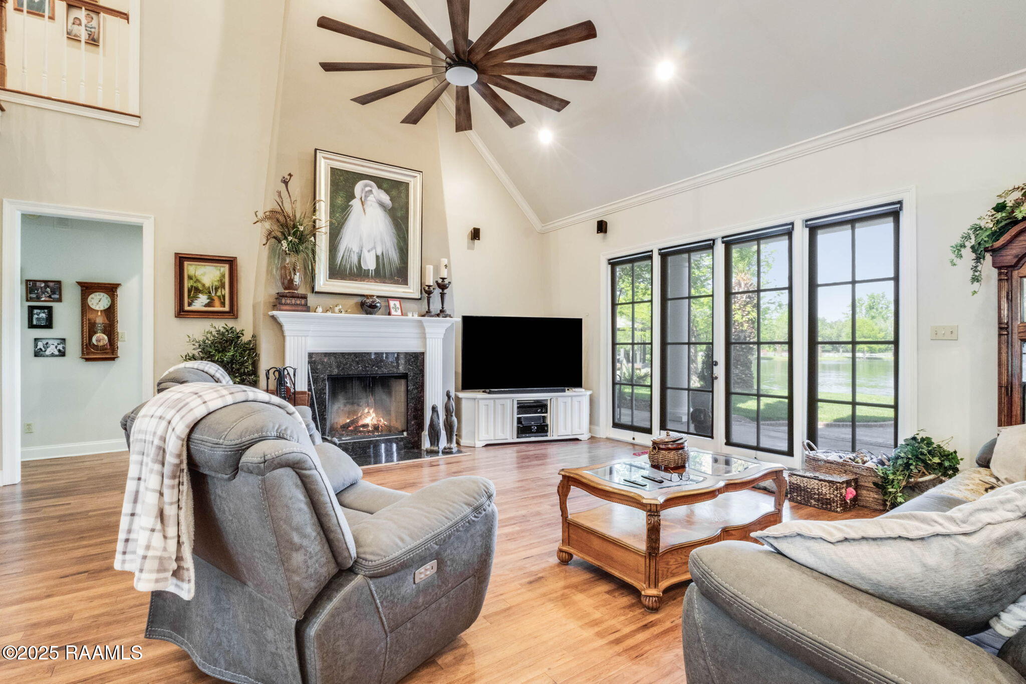 3027 Hoffpauir Road Rayne, LA 70578 - Photo 2 of 31 3027 Hoffpauir Living Room