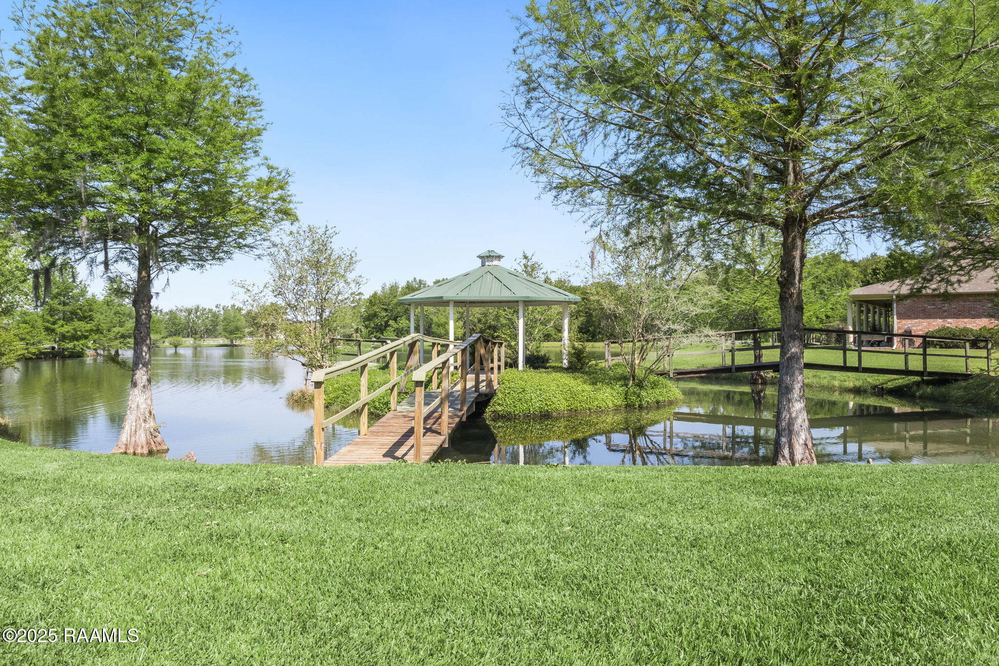3027 Hoffpauir Road Rayne, LA 70578 - Photo 25 of 31 3027 Hoffpauir Gazebo