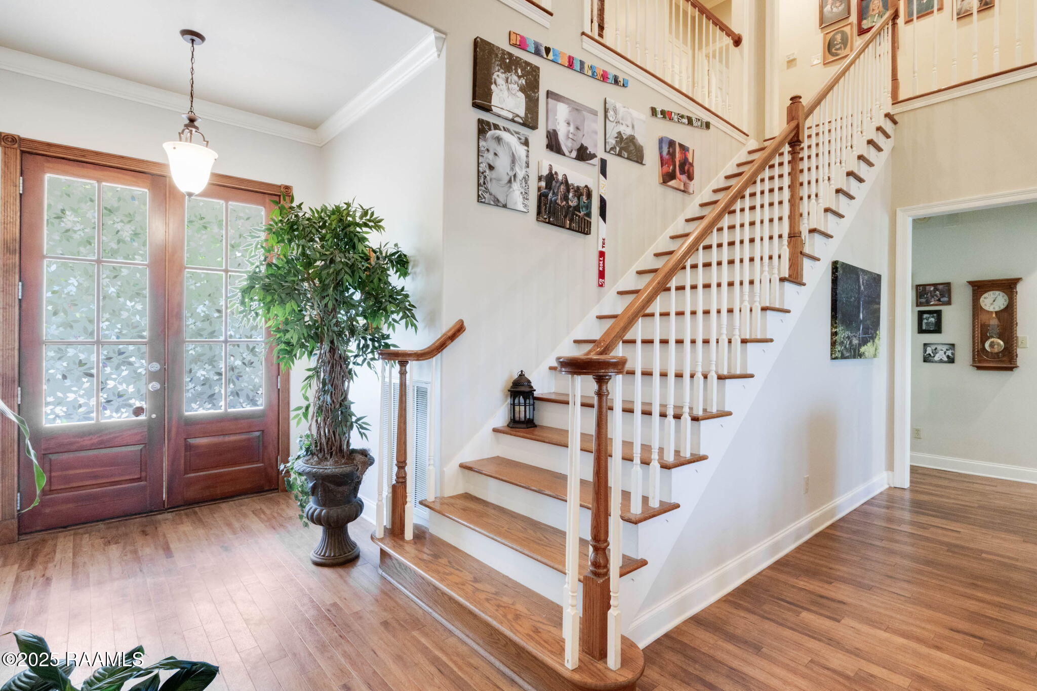 3027 Hoffpauir Road Rayne, LA 70578 - Photo 7 of 31 3027 Hoffpauir Stairwell