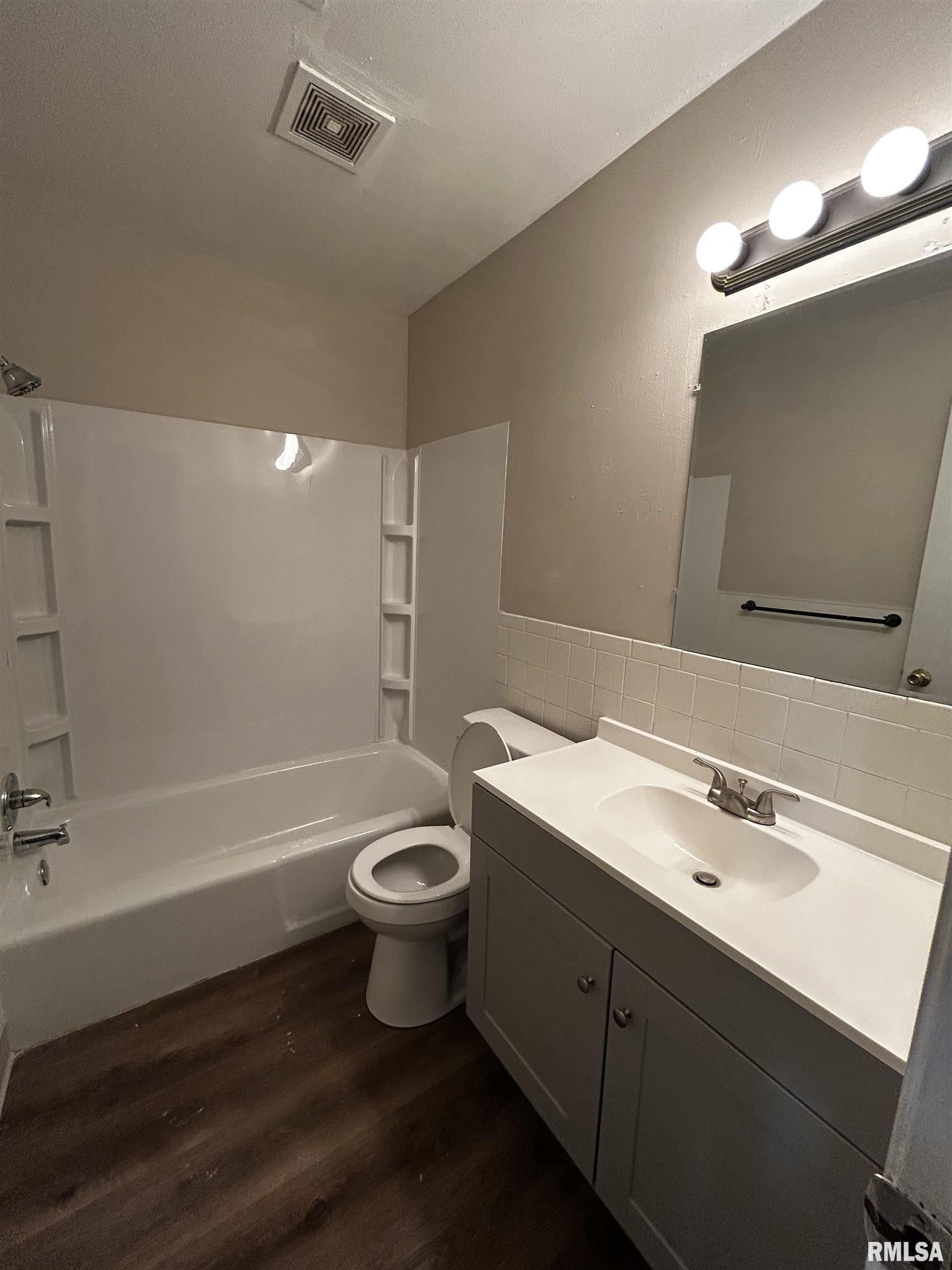 1900 Sheridan Road, Unit 7 Pekin, IL 61554 - Photo 12 of 17