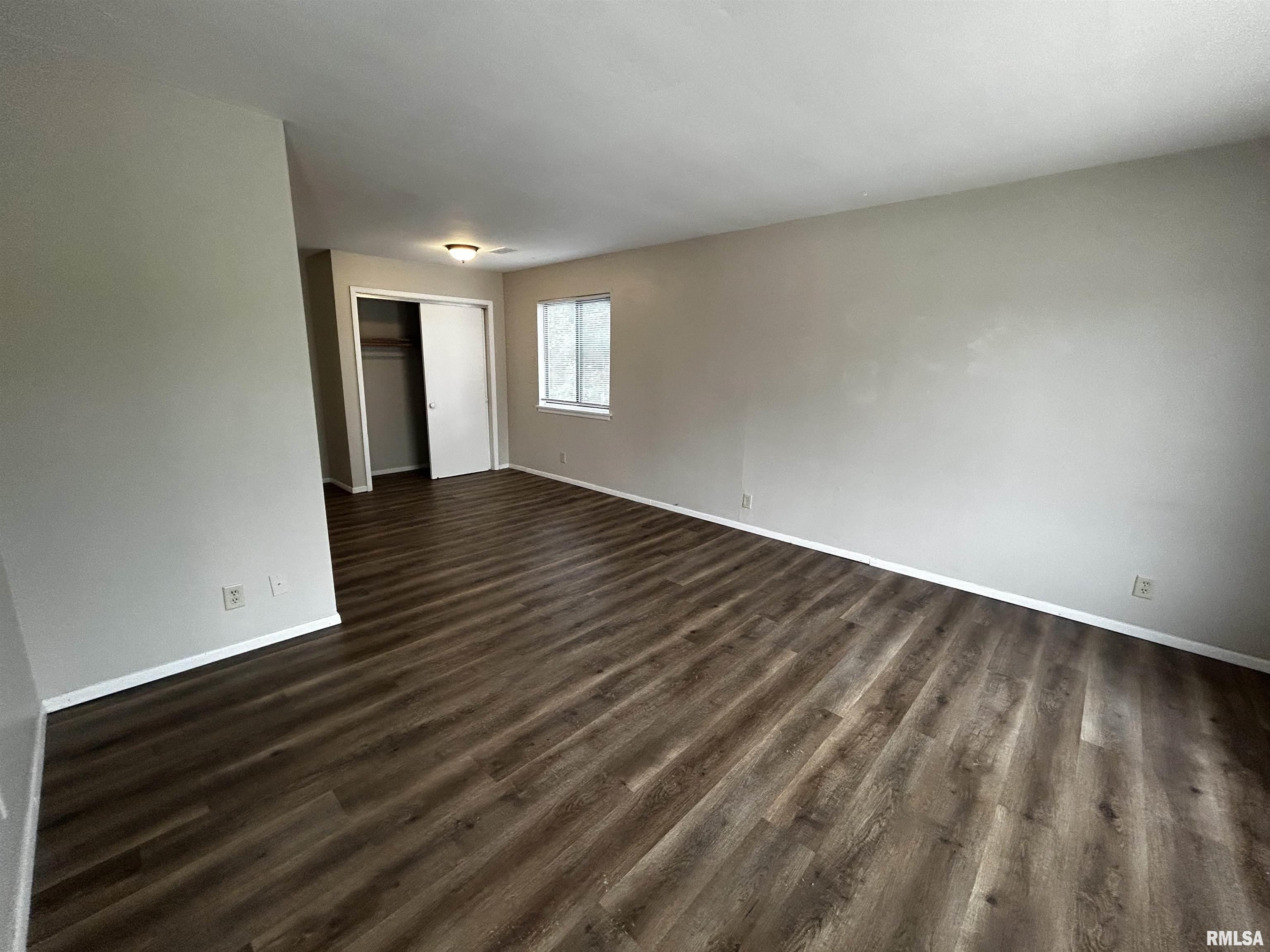 1900 Sheridan Road, Unit 7 Pekin, IL 61554 - Photo 13 of 17