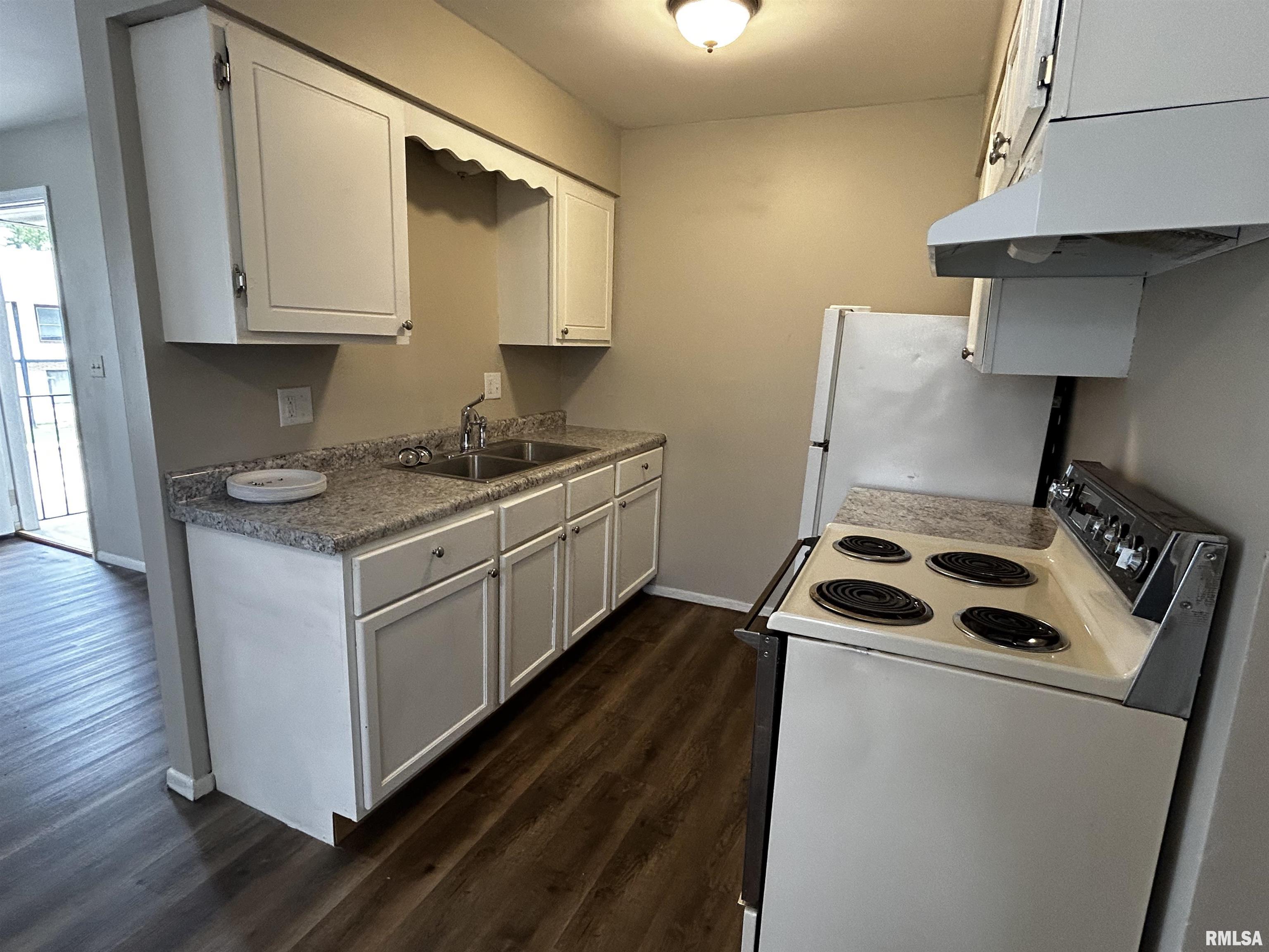 1900 Sheridan Road, Unit 7 Pekin, IL 61554 - Photo 15 of 17