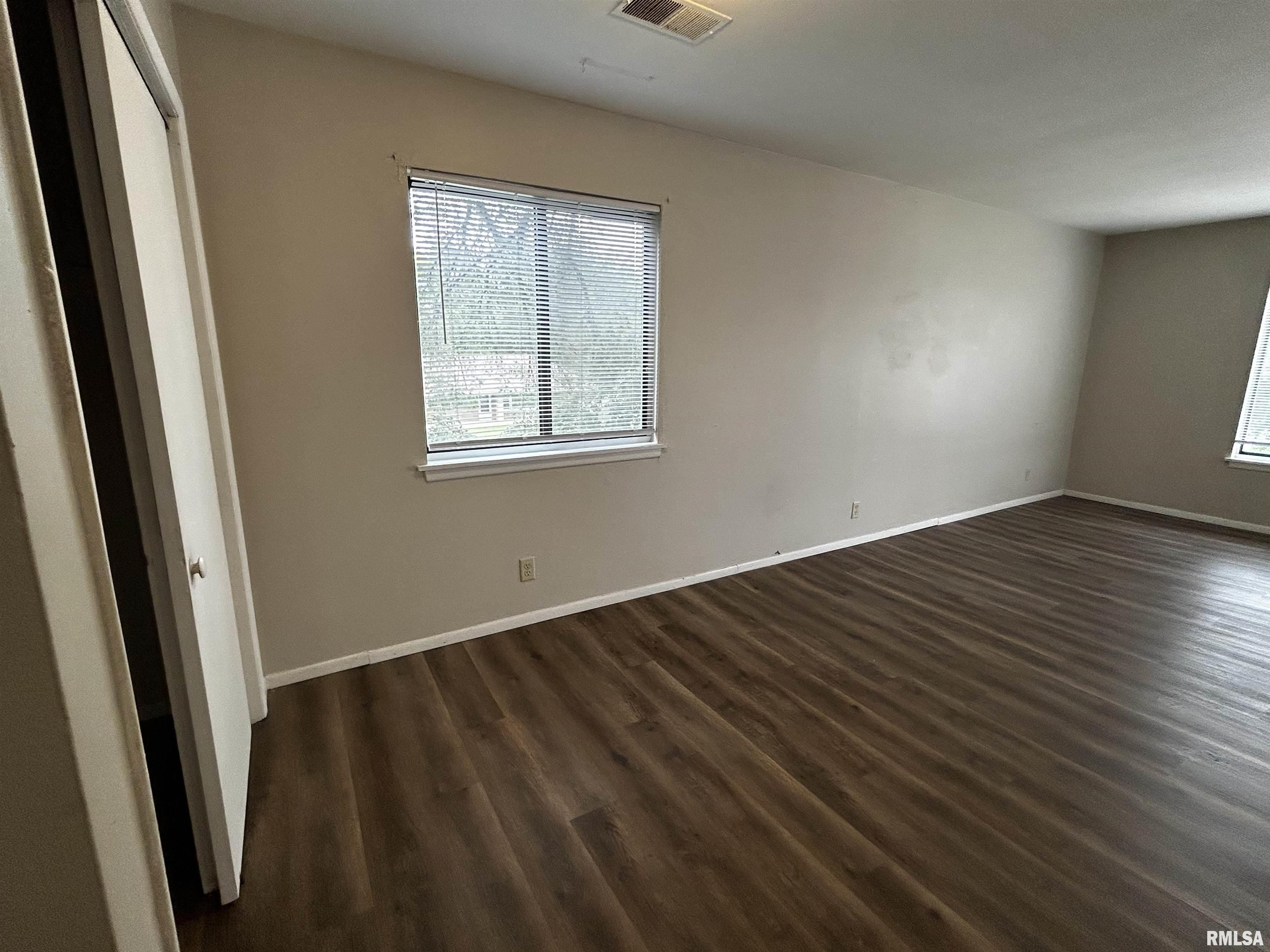 1900 Sheridan Road, Unit 7 Pekin, IL 61554 - Photo 16 of 17