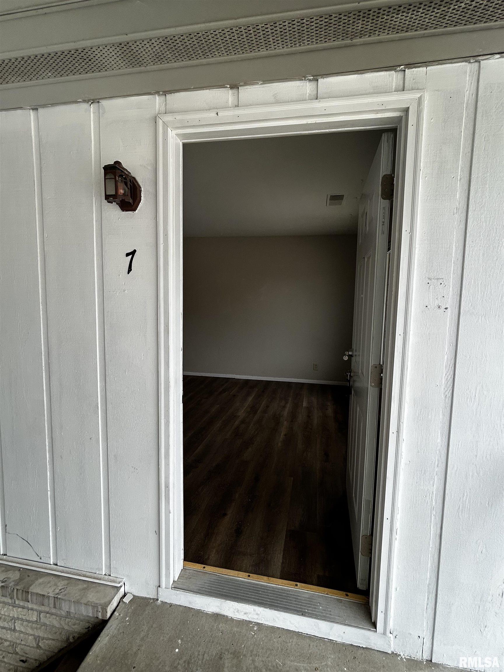 1900 Sheridan Road, Unit 7 Pekin, IL 61554 - Photo 3 of 17