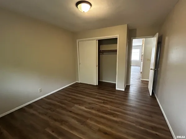 $849 | 1900 Sheridan Road, Unit 7, Pekin, IL 61554