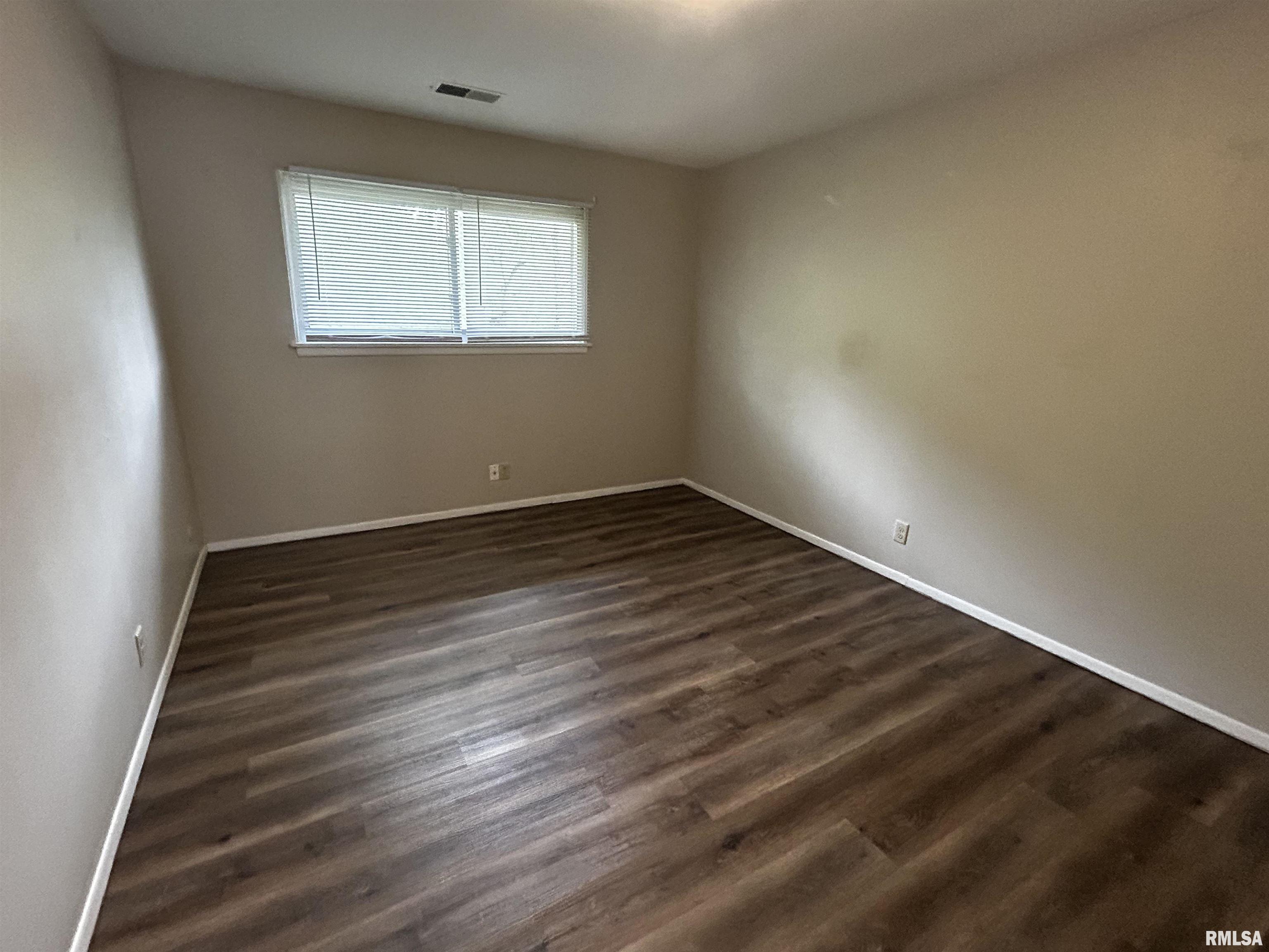 1900 Sheridan Road, Unit 7 Pekin, IL 61554 - Photo 7 of 17