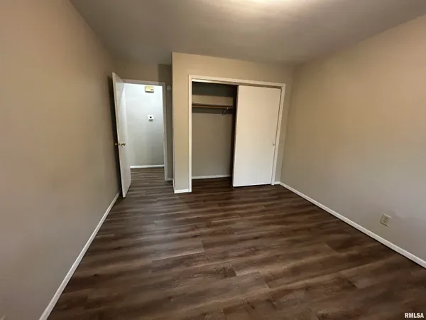 $849 | 1900 Sheridan Road, Unit 7, Pekin, IL 61554