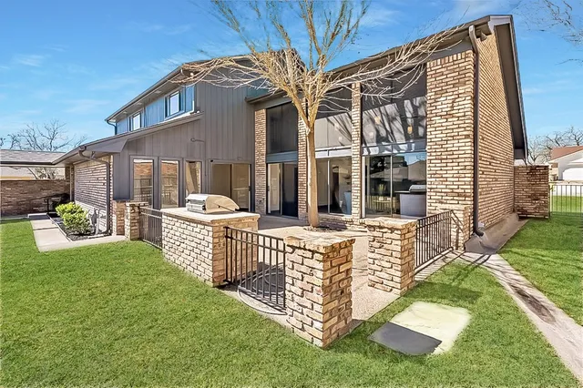 $474,900 | 3705 Old Oaks Drive, Bryan, TX 77802