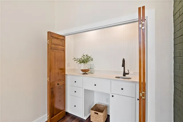 $474,900 | 3705 Old Oaks Drive, Bryan, TX 77802