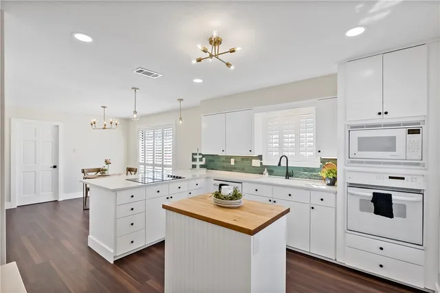 $474,900 | 3705 Old Oaks Drive, Bryan, TX 77802