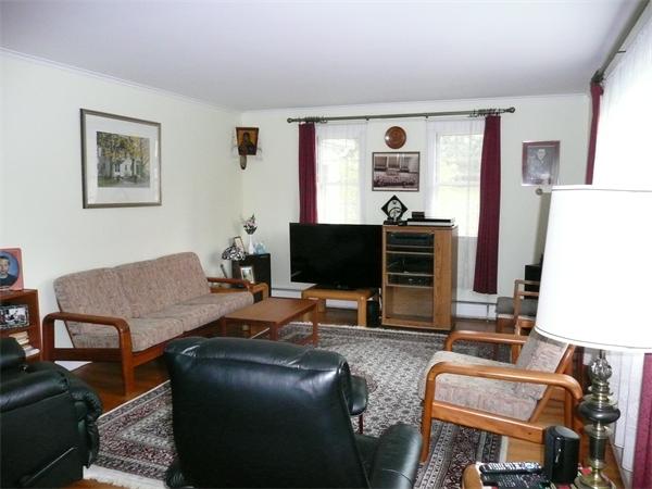 157 Howe Street Natick, MA 01702 - Photo 4 of 5 Gallery Image 4
