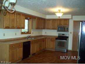 204 Summit Road Marietta, OH 45750 - Photo 3 of 12 Gallery Image 3
