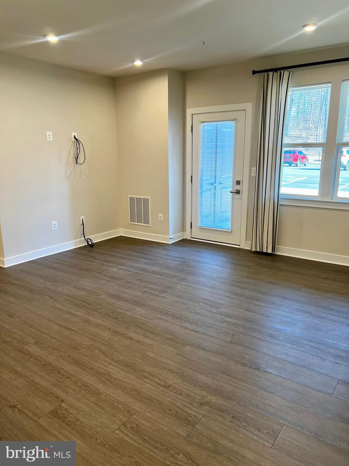 10421 Resort Road, Unit F Ellicott City, MD 21042 - Photo 11 of 24 Living Area