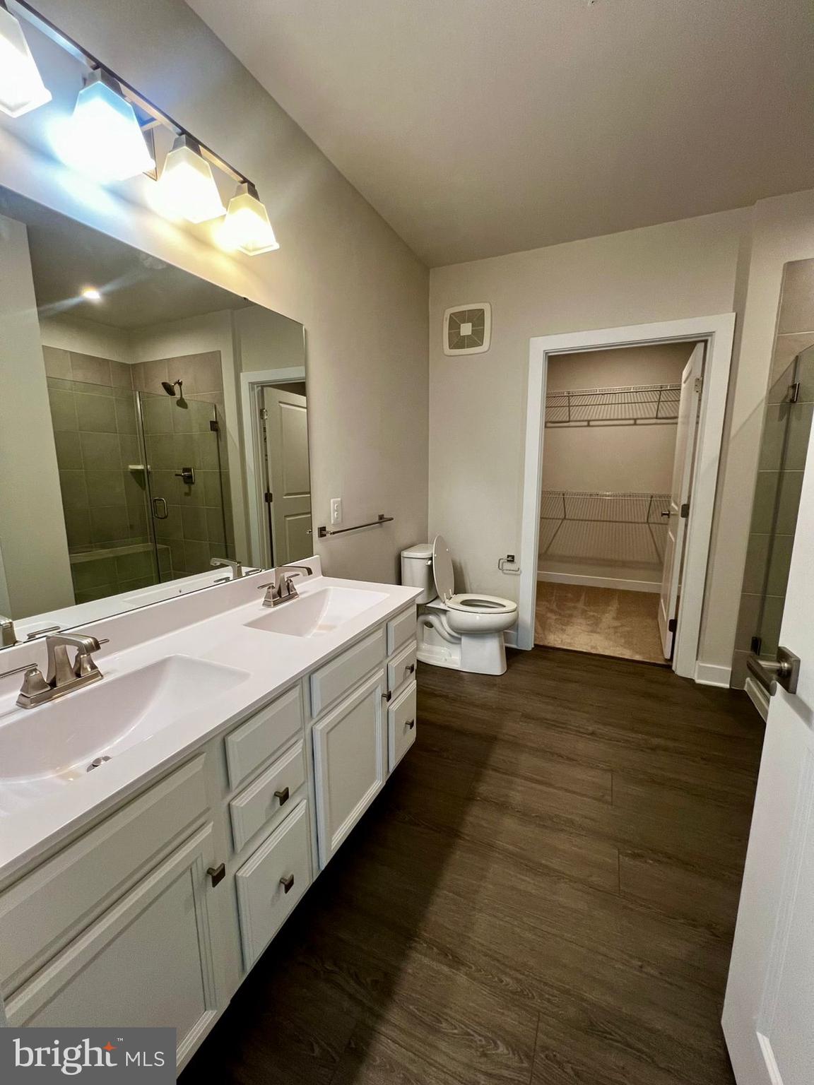 10421 Resort Road, Unit F Ellicott City, MD 21042 - Photo 17 of 24 Bathroom #2 Master