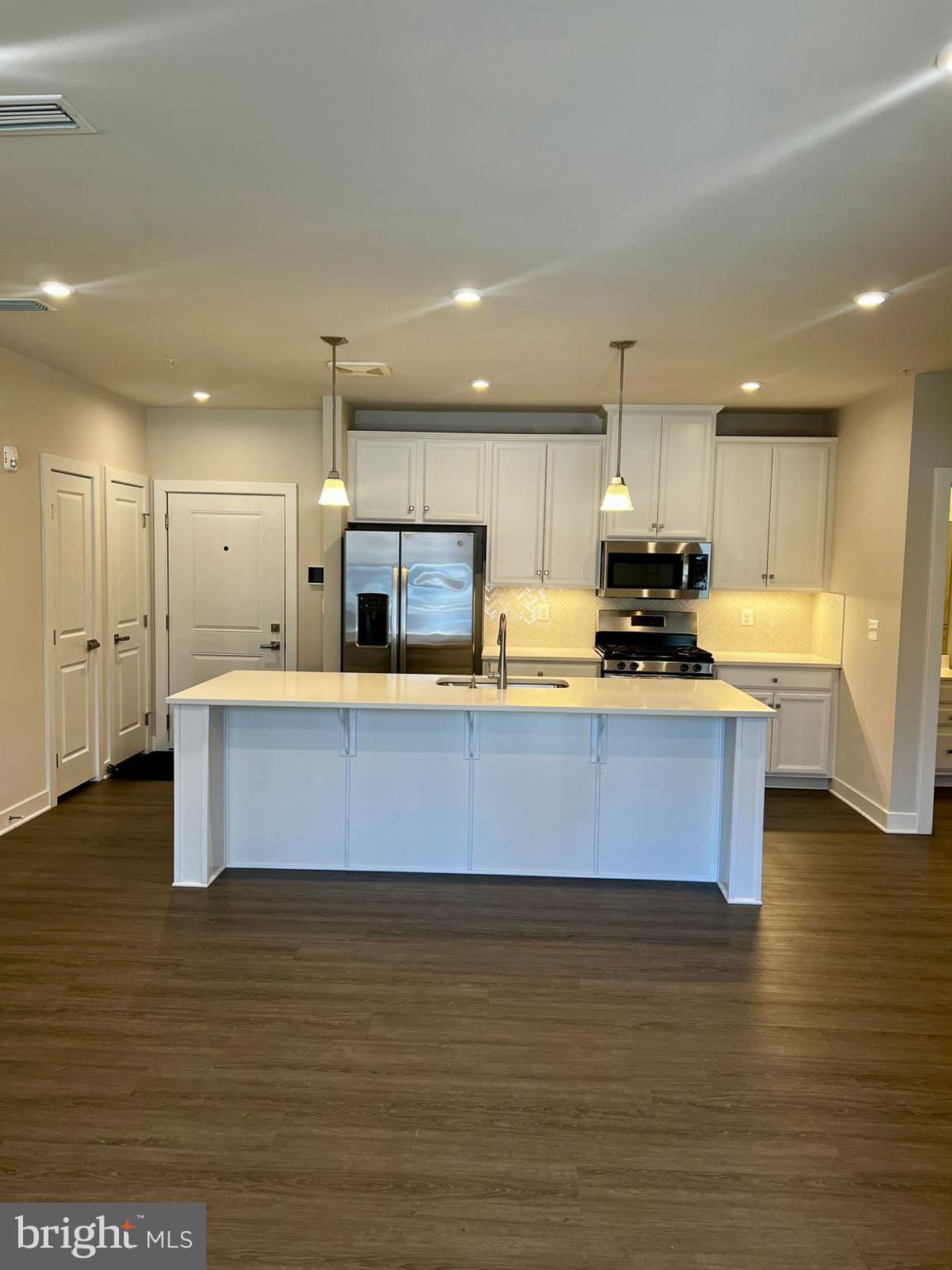 10421 Resort Road, Unit F Ellicott City, MD 21042 - Photo 7 of 24 Kitchen