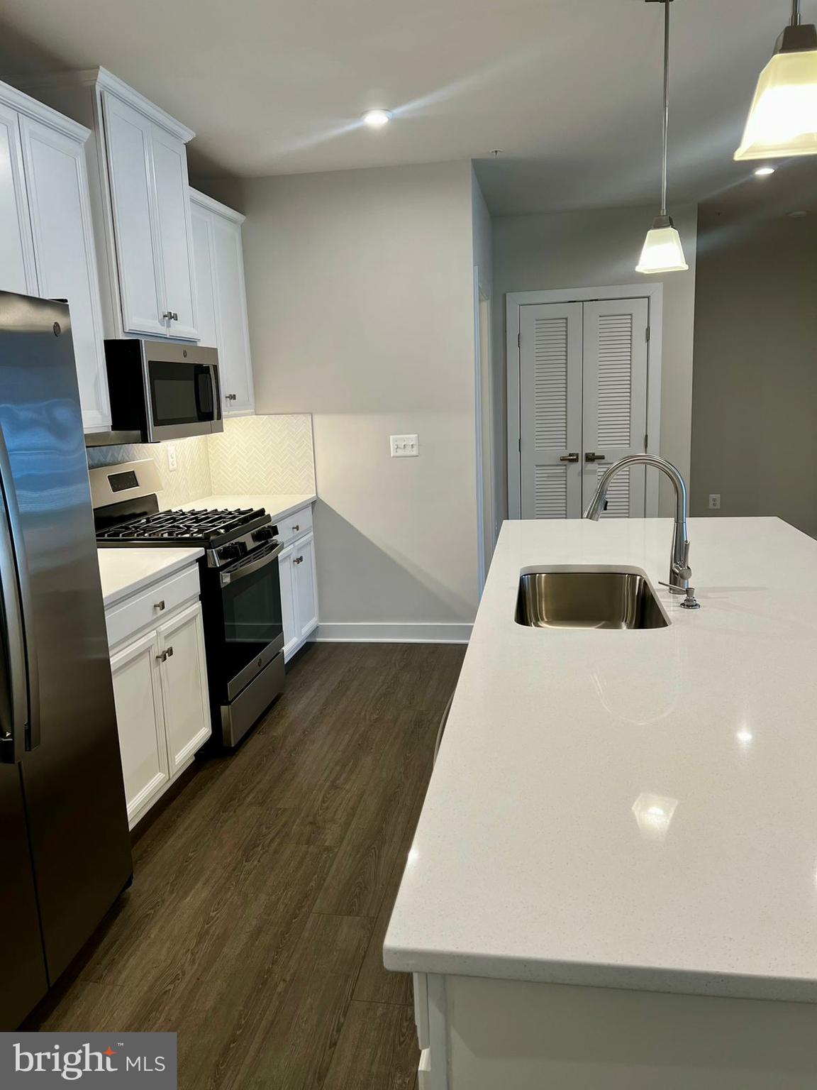 10421 Resort Road, Unit F Ellicott City, MD 21042 - Photo 10 of 24 Kitchen