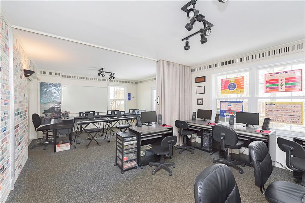 6226 Brokenhurst Road Indianapolis, IN 46220 - Photo 42 of 46 Gallery Image 42