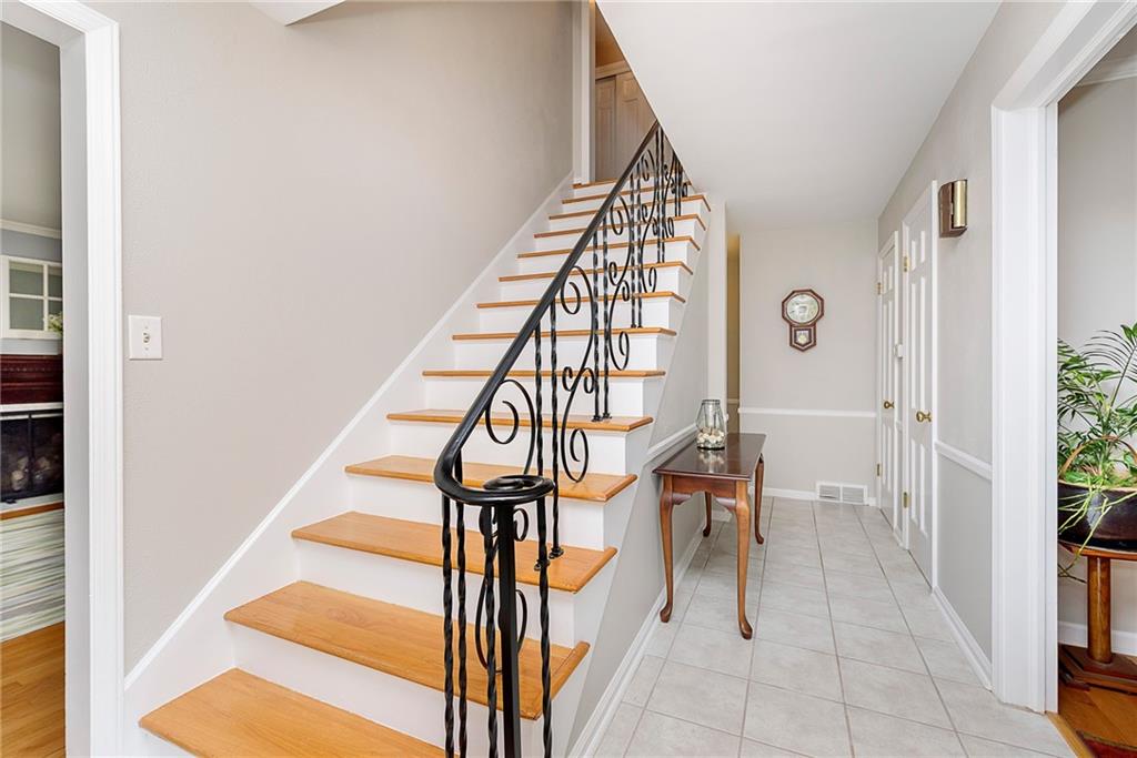 6226 Brokenhurst Road Indianapolis, IN 46220 - Photo 6 of 46 Gallery Image 6