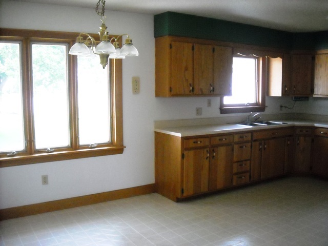 18409 Woodburn Road Woodburn, IN 46797 - Photo 13 of 17 Gallery Image 13