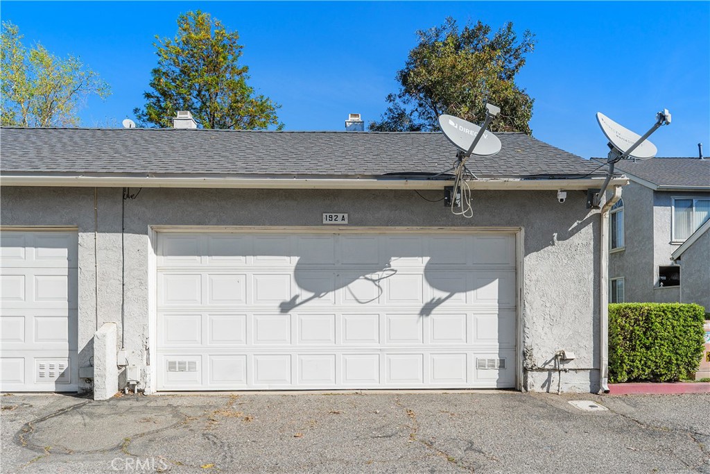 192 West Walnut Avenue, Unit A Rialto, CA 92376 - Photo 21 of 25 Garage