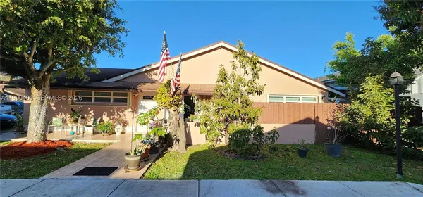 a view of outdoor space yard and deck
