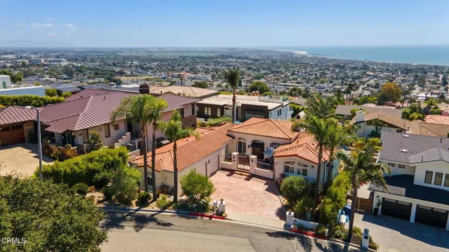 $2,695,000 | 518 Lincoln Drive, Ventura, CA 93001