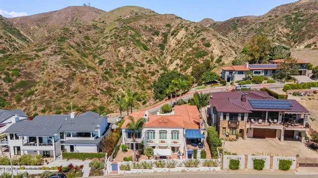$2,695,000 | 518 Lincoln Drive, Ventura, CA 93001