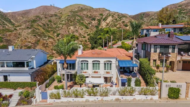 $2,695,000 | 518 Lincoln Drive, Ventura, CA 93001