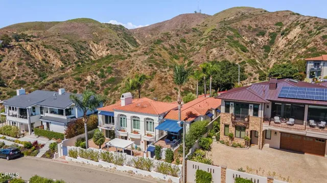 $2,695,000 | 518 Lincoln Drive, Ventura, CA 93001