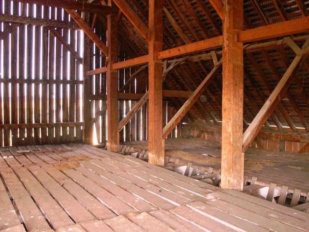 663-150 Dixie Ranch Road McArthur, CA 96056 - Photo 27 of 40 a view of entryway with wooden floor